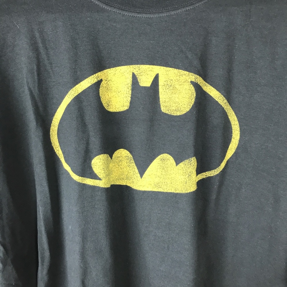DC Batman Logo Classic Distressed Graphic Tee, 2XL - Picture 3 of 4